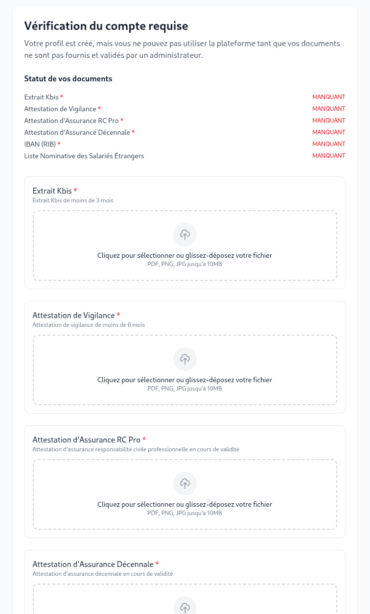 Interface de téléchargement de documents avec statuts de validation